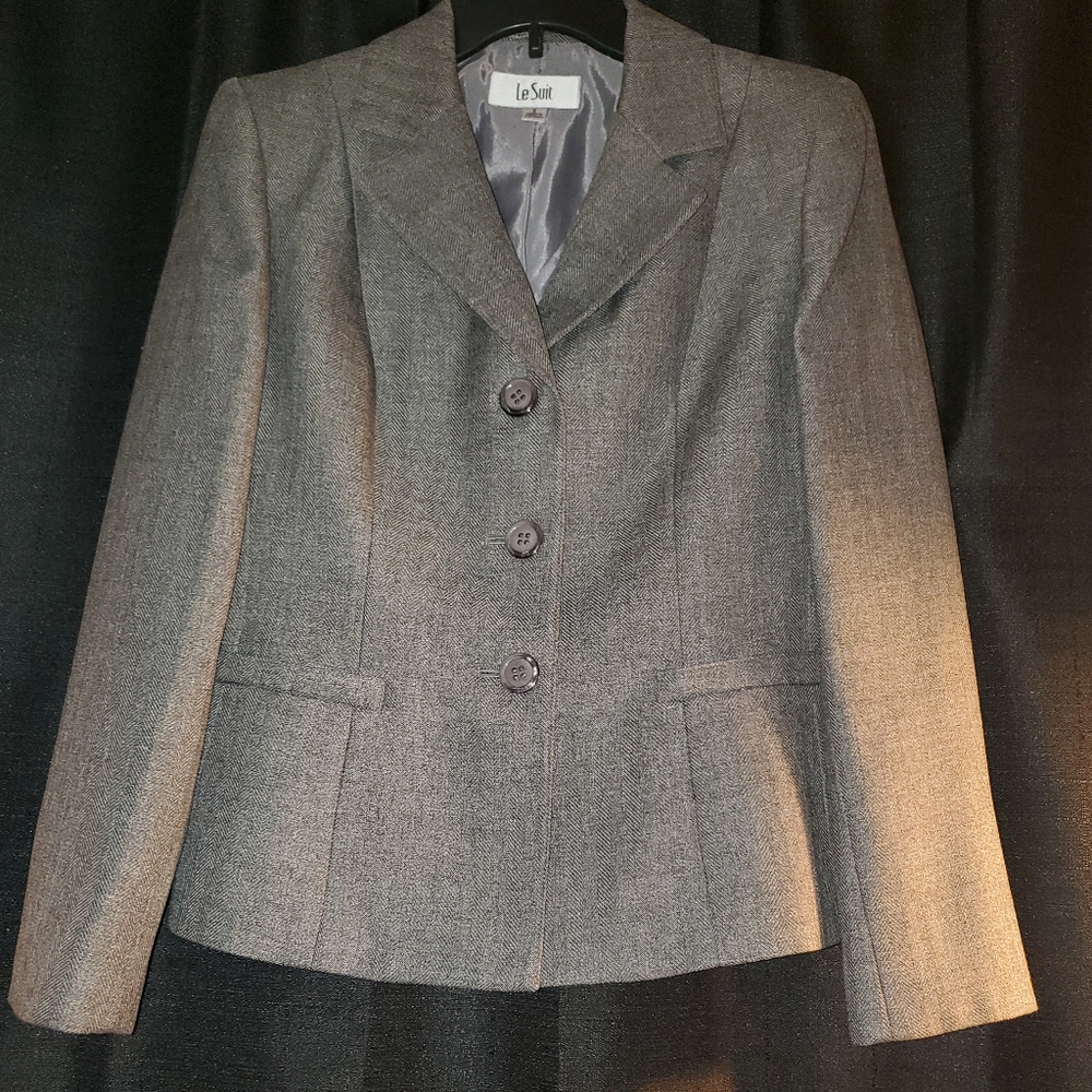 Suit Blazer/Jacket Le Suit SZ 8 3 Button Closure